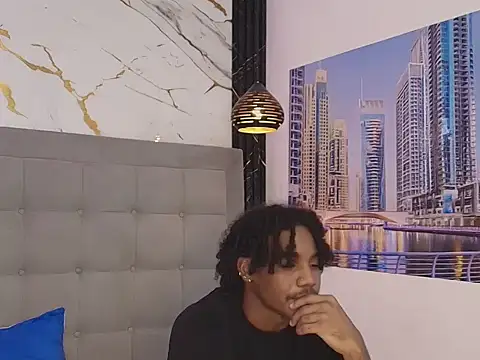 Snapshot of axel_silva4 chatting on June 25, 7:40 pm axel silva4 online show from June 25, 7:40 pm