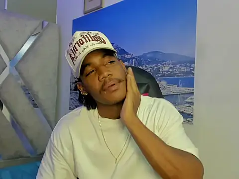 Snapshot of axel_silva4 chatting on June 26, 7:40 pm axel silva4 online show from June 26, 7:40 pm