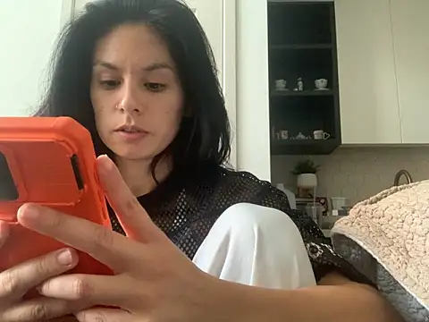Snapshot of VixenBlade chatting on May 15, 2:07 am VixenBlade online show from May 15, 2:07 am