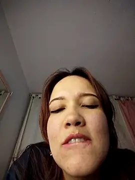 Snapshot of AdrianaFrank chatting on May 29, 2:09 am AdrianaFrank online show from May 29, 2:09 am