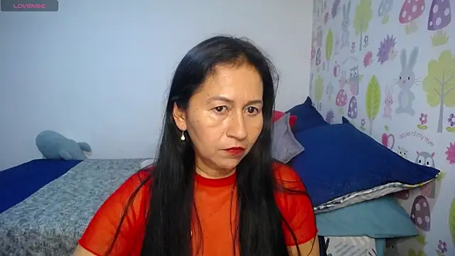 Snapshot of Tyna_b chatting on June 30, 1:39 am Tyna b online show from June 30, 1:39 am