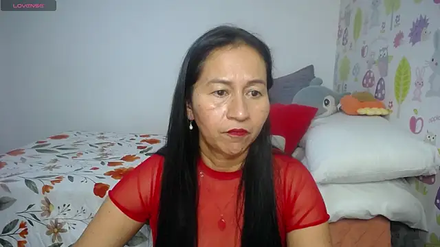 Snapshot of Tyna_b chatting on July 14, 6:18 am Tyna b online show from July 14, 6:18 am