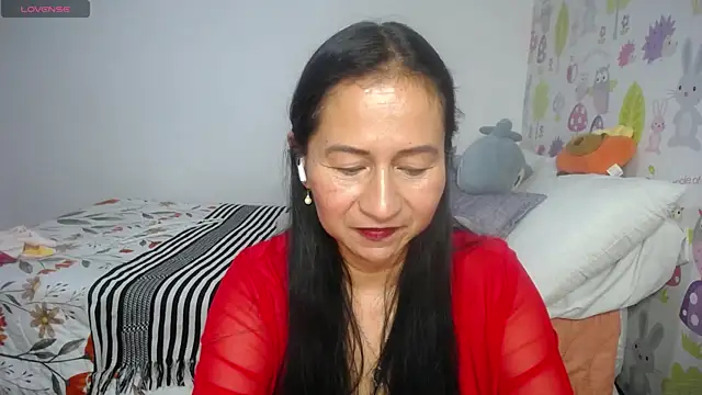 Snapshot of Tyna_b chatting on July 17, 2:18 am Tyna b online show from July 17, 2:18 am