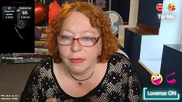 Snapshot of Fara_Flutte chatting on June 16, 5:43 am Fara Flutte online show from June 16, 5:43 am