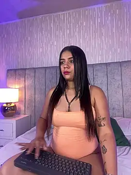 Snapshot of Lyaa_606 chatting on April 10, 11:15 am Lyaa 606 online show from April 10, 11:15 am