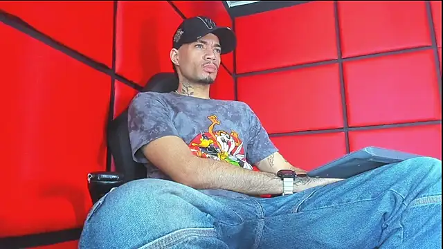 Daniel huge22 online show from June 17, 3:02 pm