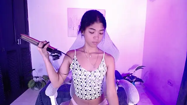 Snapshot of Jully_dreams chatting on May 17, 4:14 pm Jully dreams online show from May 17, 4:14 pm