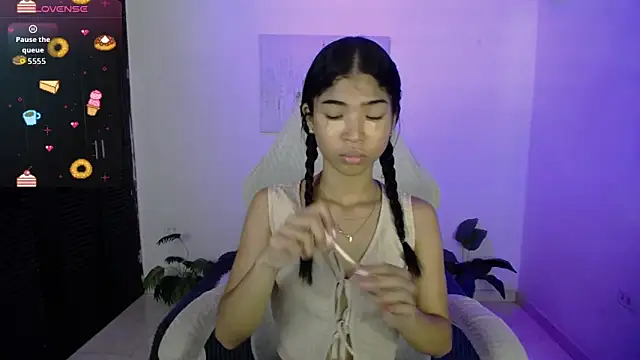 Snapshot of Jully_dreams chatting on May 30, 4:26 pm Jully dreams online show from May 30, 4:26 pm