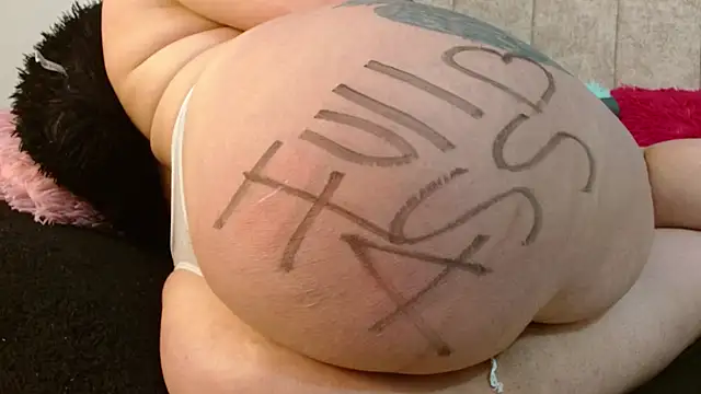 Melanie Slut nasty online show from May 6, 9:09 pm