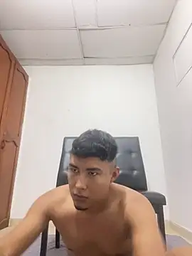 Snapshot of Denzel_Ass26 chatting on April 30, 12:28 am Denzel Ass26 online show from April 30, 12:28 am