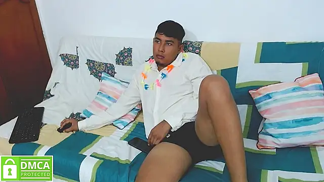 Snapshot of Denzel_Ass26 chatting on May 3, 10:27 pm Denzel Ass26 online show from May 3, 10:27 pm