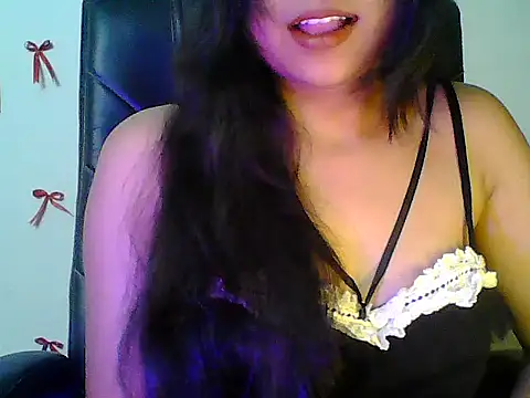 Snapshot of Saxy_Mony002 chatting on May 22, 5:07 pm Saxy Mony002 online show from May 22, 5:07 pm