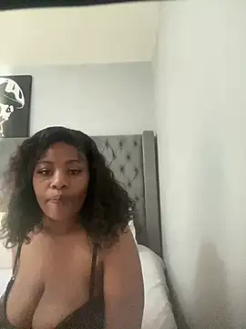 Snapshot of EbonytitsX chatting on July 18, 12:53 pm EbonytitsX online show from July 18, 12:53 pm