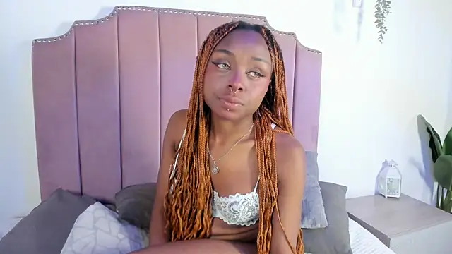 Midnigth bluee online show from April 18, 3:54 am