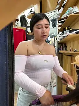 mariana-0306 online show from May 2, 4:34 pm