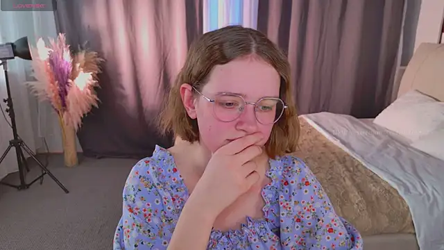 Snapshot of FreeHarmony_ chatting on April 9, 3:28 pm FreeHarmony online show from April 9, 3:28 pm