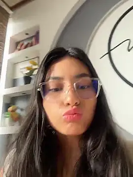 Snapshot of VioletRousee chatting on June 19, 1:26 pm VioletRousee online show from June 19, 1:26 pm