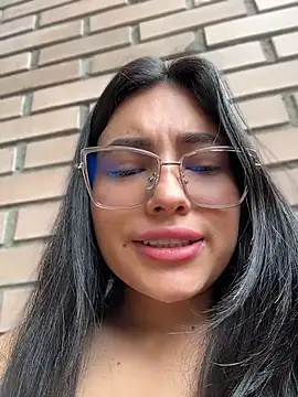 Snapshot of VioletRousee chatting on June 24, 3:22 pm VioletRousee online show from June 24, 3:22 pm