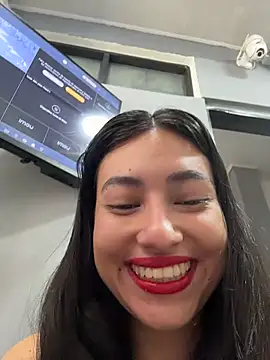 Snapshot of VioletRousee chatting on July 7, 1:48 pm VioletRousee online show from July 7, 1:48 pm