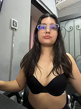Snapshot of VioletRousee chatting on July 27, 3:08 pm VioletRousee online show from July 27, 3:08 pm