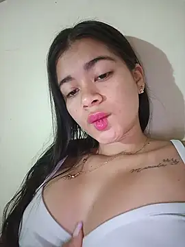 Snapshot of Kloe_zaf chatting on June 25, 5:56 am Kloe zaf online show from June 25, 5:56 am