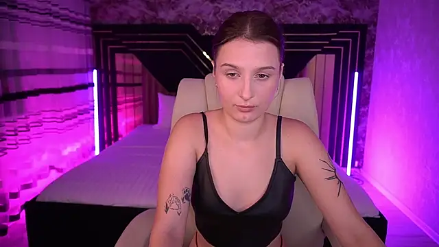 Snapshot of VikVikLove chatting on June 25, 7:29 pm VikVikLove online show from June 25, 7:29 pm