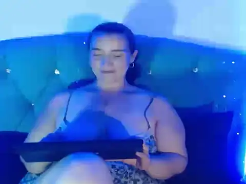 Snapshot of Alice_Jovovich69 chatting on April 28, 4:39 am Alice Jovovich69 online show from April 28, 4:39 am