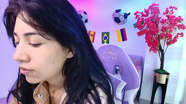 Snapshot of Rainy_doll chatting on July 16, 12:00 pm Rainy doll online show from July 16, 12:00 pm