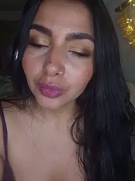 Snapshot of Antonella-corruso chatting on May 1, 5:56 am Antonella-corruso online show from May 1, 5:56 am
