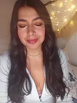 Snapshot of Antonella-corruso chatting on May 6, 3:24 am Antonella-corruso online show from May 6, 3:24 am