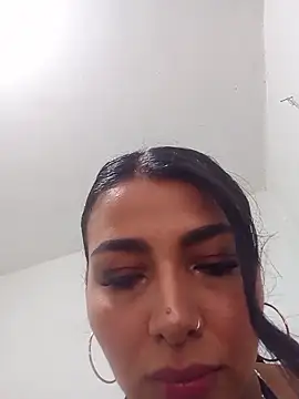 Snapshot of Antonella-corruso chatting on May 29, 11:58 pm Antonella-corruso online show from May 29, 11:58 pm