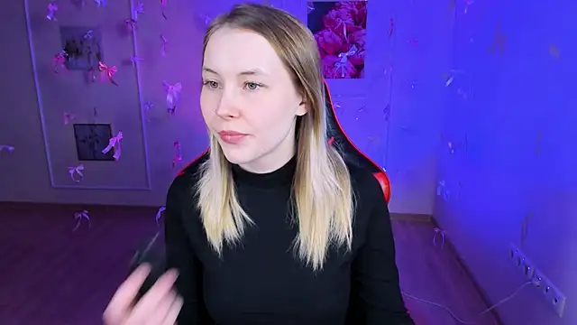 yourella online show from April 17, 9:01 am