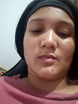 paola daza online show from April 12, 1:43 am