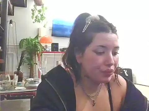 cherryxxox online show from April 8, 12:54 am