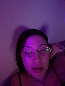 cherryxxox online show from April 18, 4:05 am