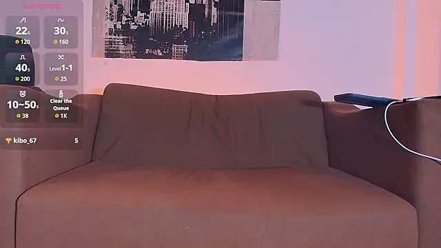 Snapshot of Regan_01 chatting on June 20, 6:33 pm Regan 01 online show from June 20, 6:33 pm