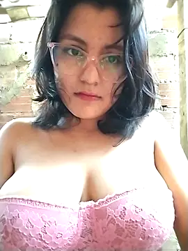 sienna elara online show from April 23, 10:58 am