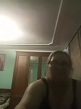 Snapshot of AureliaSky598 chatting on June 11, 12:32 am AureliaSky598 online show from June 11, 12:32 am
