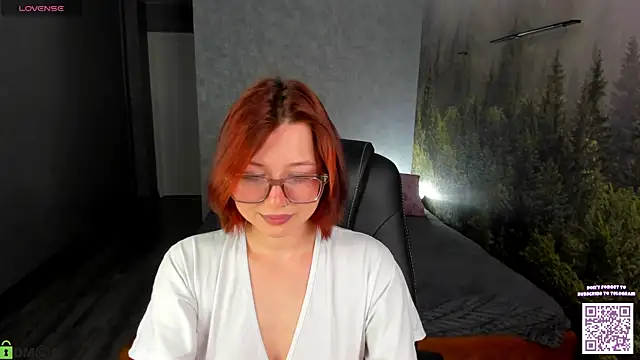 Lessi Panic online show from April 30, 1:01 am