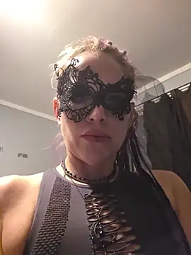 Snapshot of MistressSolena chatting on June 19, 5:12 am MistressSolena online show from June 19, 5:12 am