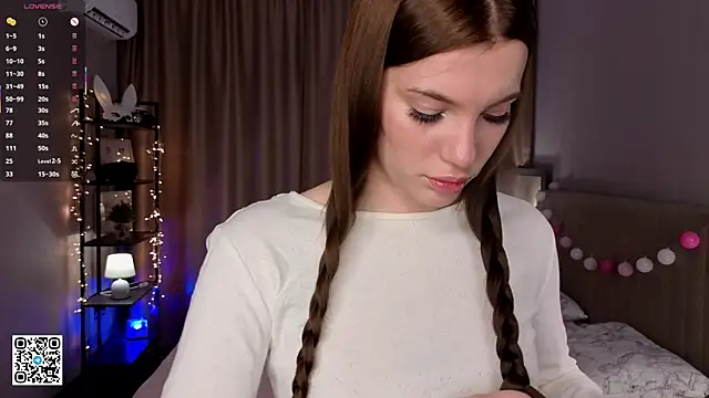 JerleneBelfy online show from June 26, 4:17 am