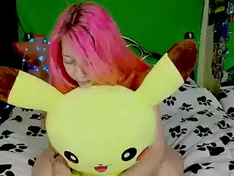 Snapshot of Sansarella chatting on December 4, 8:40 pm Sansarella online show from December 4, 8:40 pm