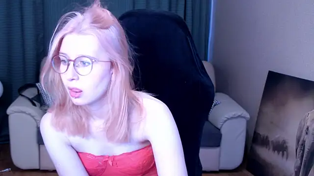 Lily Spark  online show from May 14, 1:01 am