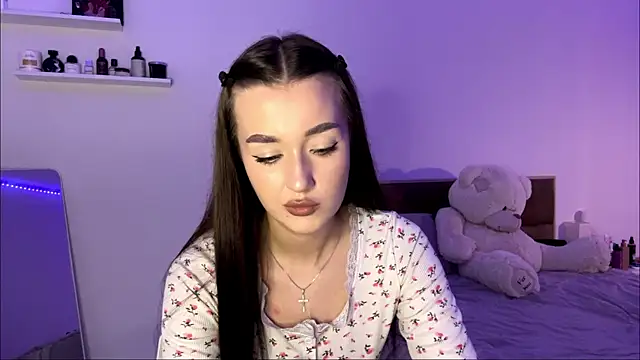 SophieLaine online show from June 17, 4:19 pm