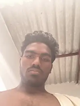 Snapshot of teluguboy_7 chatting on May 26, 7:37 am teluguboy 7 online show from May 26, 7:37 am