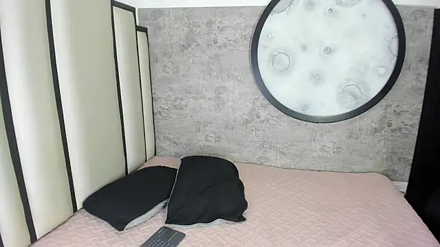 Velvet-Duo online show from May 5, 12:02 pm
