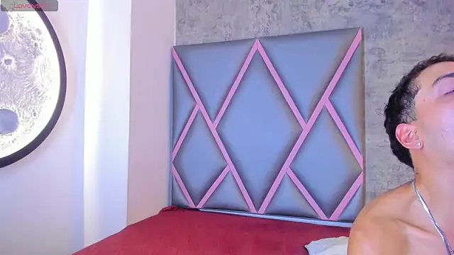 Velvet-Duo online show from May 11, 4:04 pm