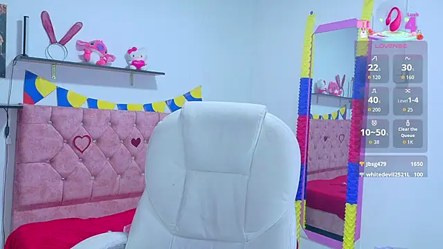 Snapshot of VelinaHoney chatting on June 30, 12:28 pm VelinaHoney online show from June 30, 12:28 pm