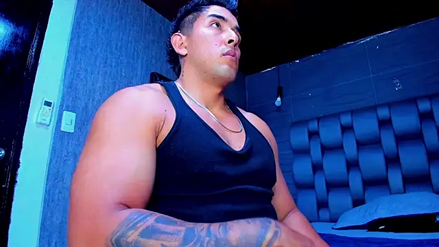 alangreek1 online show from April 13, 11:32 pm