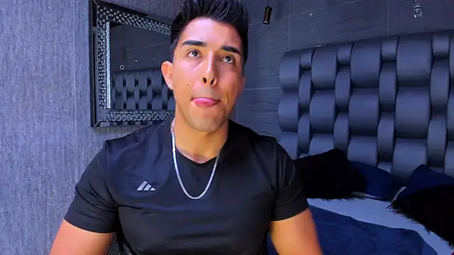 alangreek1 online show from April 15, 11:05 pm